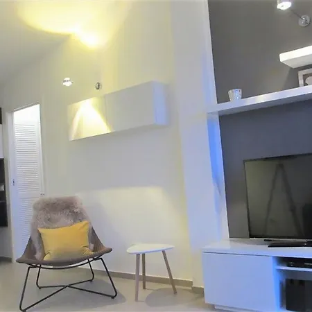 아파트 Mit Terrasse By Interhome *